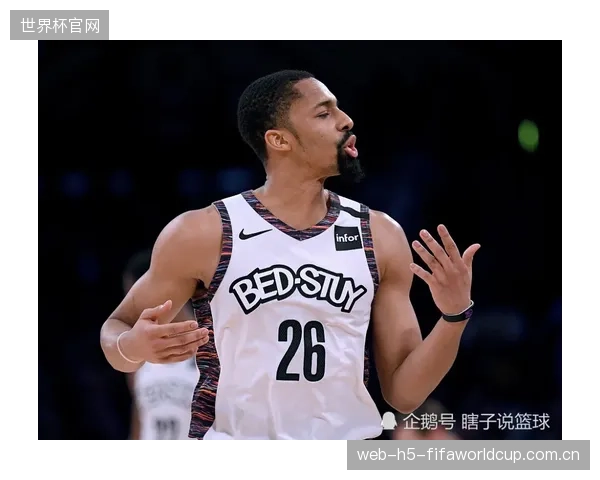 辛戈的防守与杜埃的进攻属性形成鲜明对比，右后卫的首发人选将直接体现法埃的战术倾向。